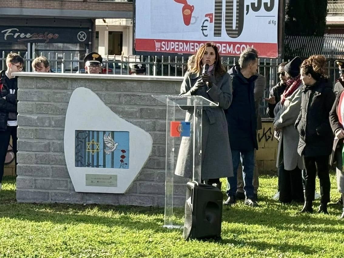 Giornata della Memoria - Installato il monumento commemorativo al Parco delle Rimembranze di Pomezia